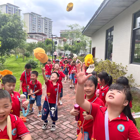 “你好，小学”——幼小衔接班本课程主题活动