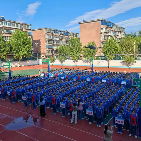 天耀祖国，不负韶华——石家庄市第九中学初二年级举行“为祖国庆生，为华夏喝彩”红歌会