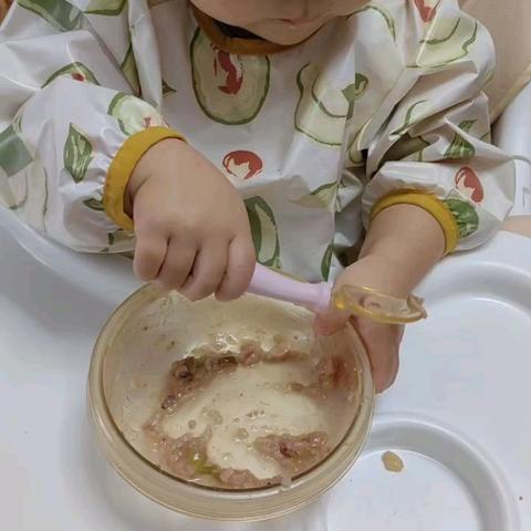 倾情陪伴 静待花开②（听爷爷讲乐一成长故事一一1至2岁）