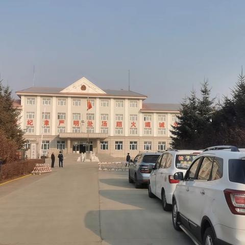 火焰蓝与红领巾的相遇 ——警校共建社会实践活动