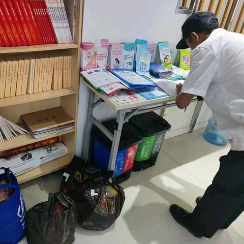 防制病媒生物 守卫居民健康——绿地世纪城社区持续开展病媒生物防制消杀活动