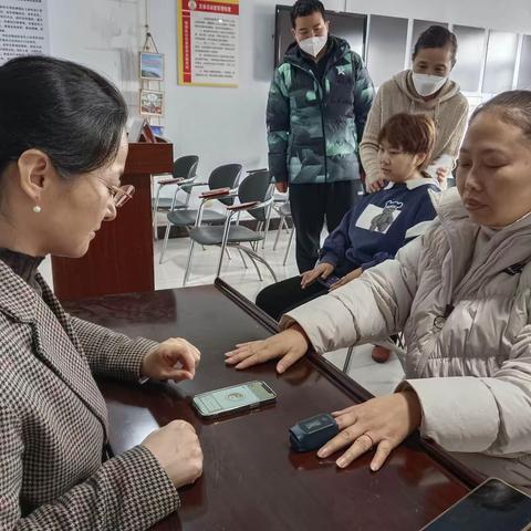 【丛台区人民路街道“双争”进行时】人民路街道黎明街社区联合艾益生公益小组开展免费义诊活动