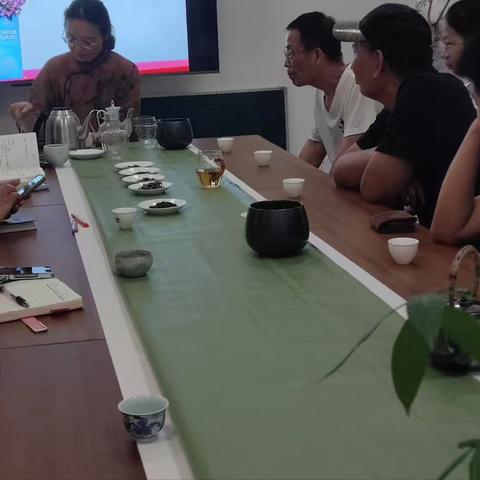茶香伴童心，银龄传雅韵——长乐中路街道金康社区文明实践站开展“茶韵传情”茶文化课堂系列活动