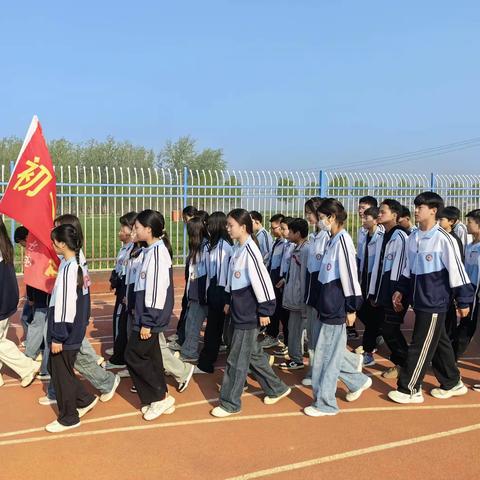 逐梦前行，向优秀学习  陈良中学七年级四班期中考试表彰大会