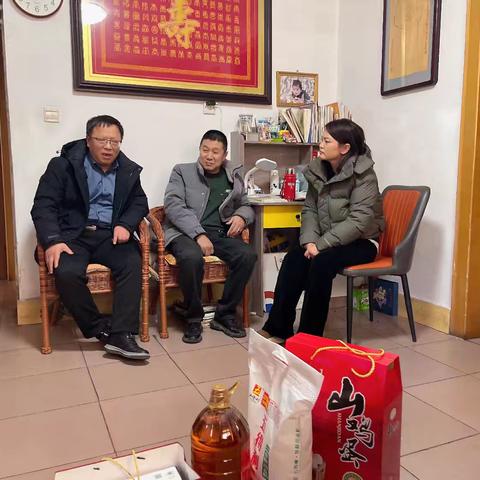 【文明实践 志汇天桥】堤口路街道黄岗东路社区开展“星火黄岗，暖东同行”——“新春送温暖，慰问暖人心”走访慰问活动