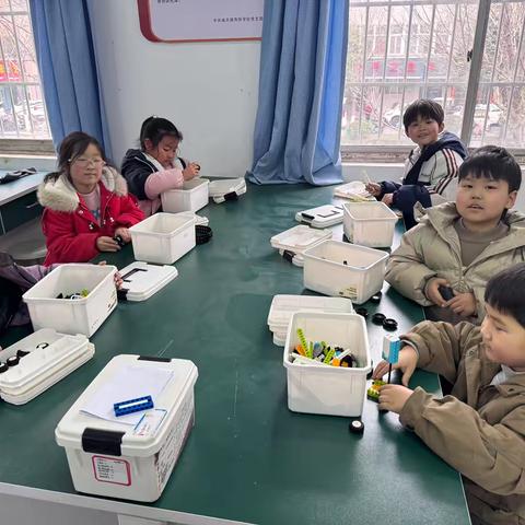 2025年西街小学乐高社团