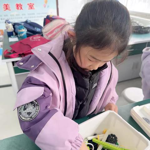 2025年西街小学乐高社团