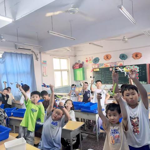 2025年中街小学乐高社团结课展示