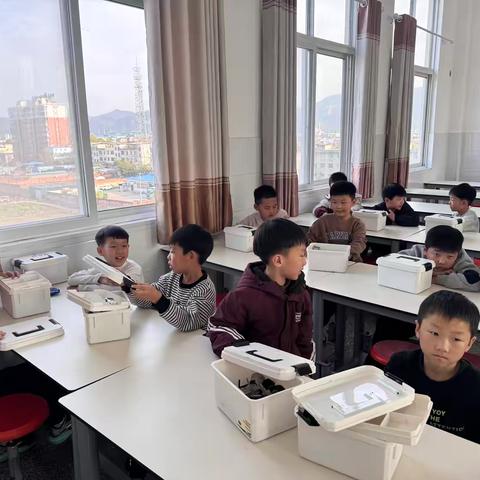 水磨头小学乐高社团-走马灯