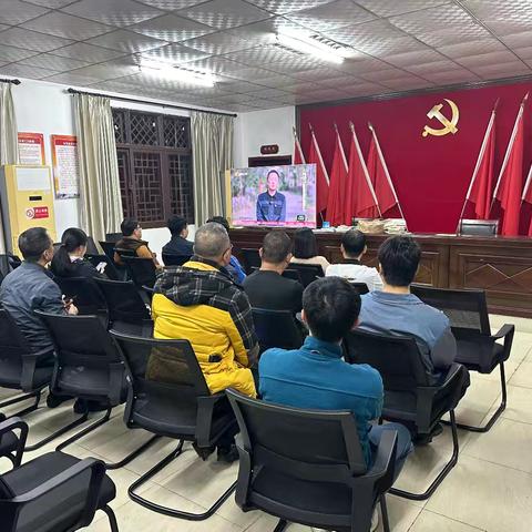 美德村组织收看第97期乡村振兴电视夜校