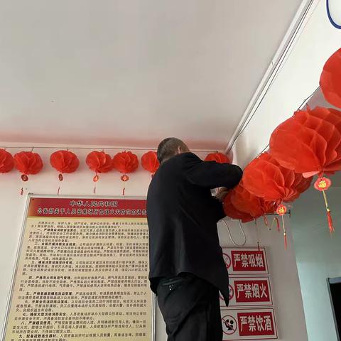 辞旧迎新扮靓公寓 年味暖心喜迎新春