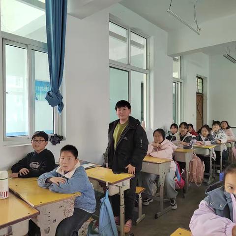 关注心灵 关爱生命——舞钢市第二小学五（1）班队会实录