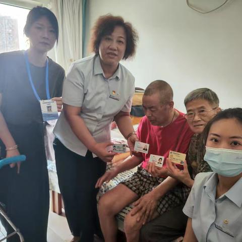建行东坝中路支行与东坝乡街道为老年特殊客户暖心服务