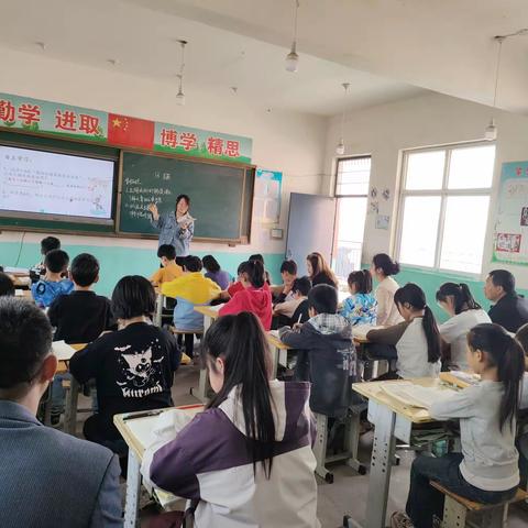 称勾镇中心校内部集团化办学——集体教研走进后齐庄小学