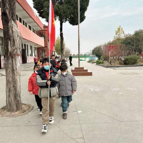 讲文明，守礼仪，做新时代好少年