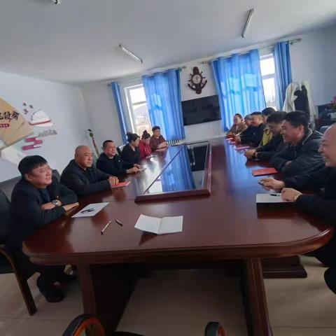 门德沟林场学习传达党组（扩大）会议暨全局林业工作会议精神