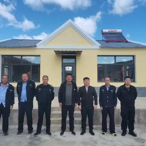 林业局防火办公室检查组深入门德沟林场检查森林防火工作