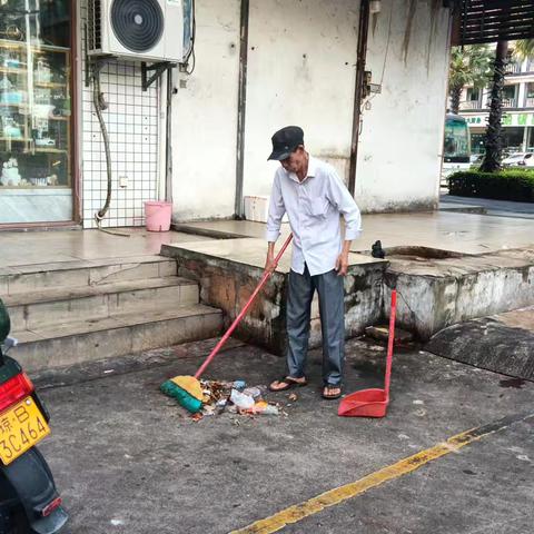 回辉文明市场，台风后大扫除