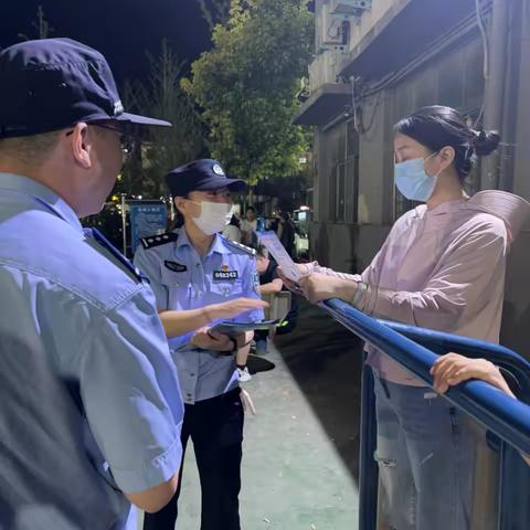 浚县公安局法学会工作站巧借夜市“烟火气”  宣传“零距离”