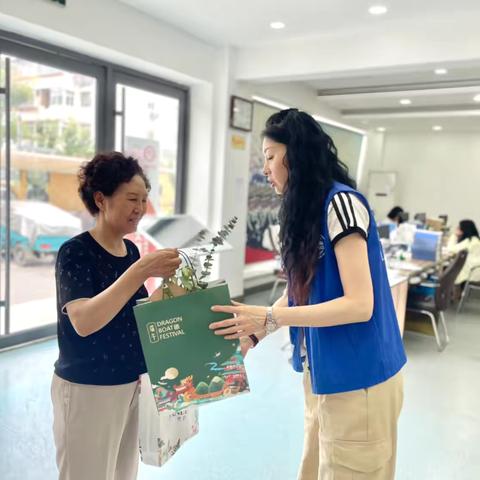 “浓情粽意迎端午，走访慰问暖人心”——吉祥苑社区开展端午节低保人群慰问活动