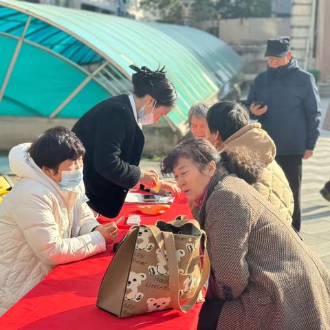 党建引领聚合力，红领物业暖重阳——三箭吉祥苑敬老活动温情落幕