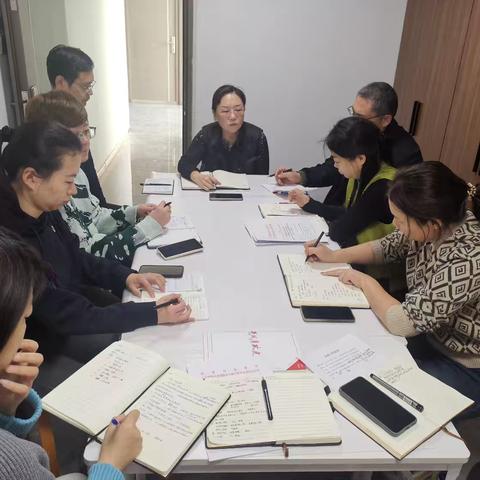 区委网信办召开全体会议研究部署近期工作