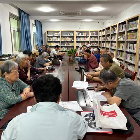 【东关街道】菜市新村社区——党支部建言献策：绿色充电，安全“满格”。