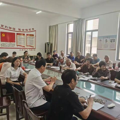 莫道桑榆晚，为霞尚满天  -------退休教师返校欢度教师节