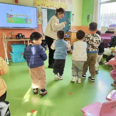 蓝天幼儿园优质课评选活动进行中……