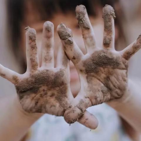 邹平市韩店镇中心幼儿园大七班班本课程——《“泥”好呀》