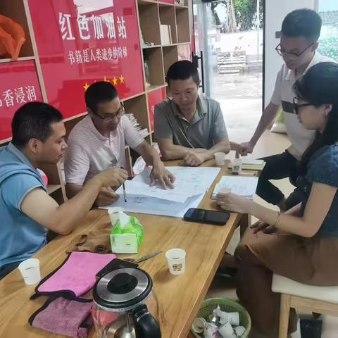 龙津镇下窠村党支部第一书记兼城北联村党总支部第一书记   黄俊