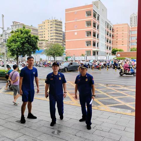 海口支队副支队长对海垦专职消防救援站进行台风前准备工作督导检查