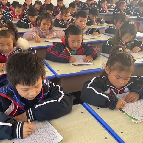 书规范汉字，写智慧人生 ——————慧光小学写字比赛