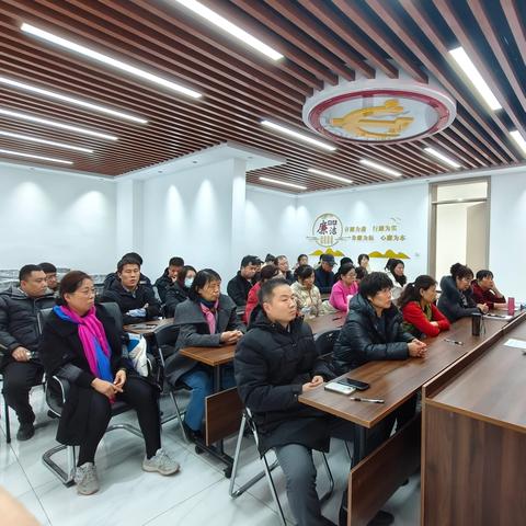 总结沉淀促提升 ﻿凝心聚力再启程——﻿龙湖紫宸社区﻿ ﻿2024年述评大会