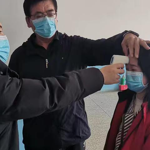 洪洞县三维中学学校突发疾病应急演练简报