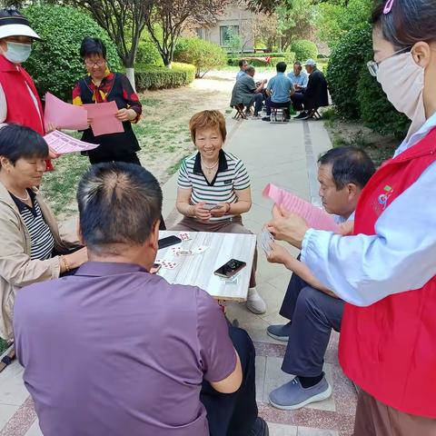 济北街道安康社区开展“志愿红引领分类绿，共绘社区新‘净’界”垃圾分类宣传活动