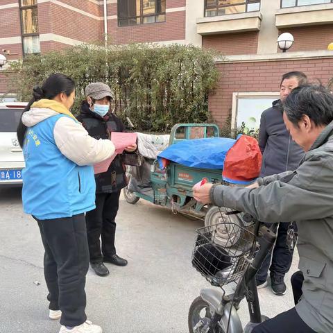 济北街道安康社区开展“居民身边讲，分类记心上”垃圾分类宣传活动