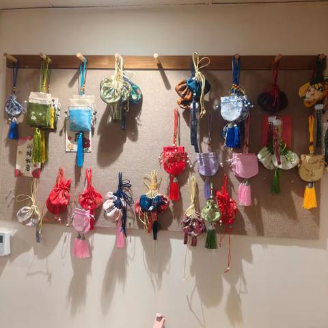 端午风习里，手作传匠心——四年三班50项技能活动之“香包里的端午密码”