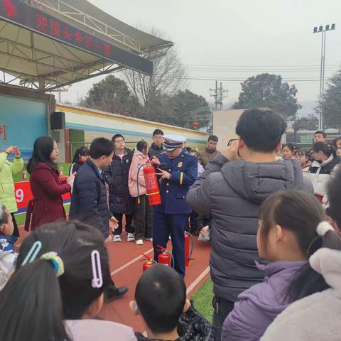 金台区消防救援大队走进特教学校，开展消防安全第一课