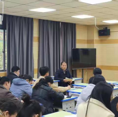 以研促教，共同成长——梧州市苍海小学数学教研活动