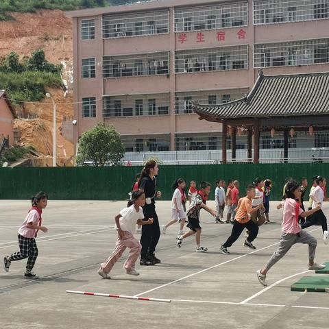 教师赛场共竞技 体育教育注活力  ——2024年会同县团河片区中小学体育与健康教学竞赛