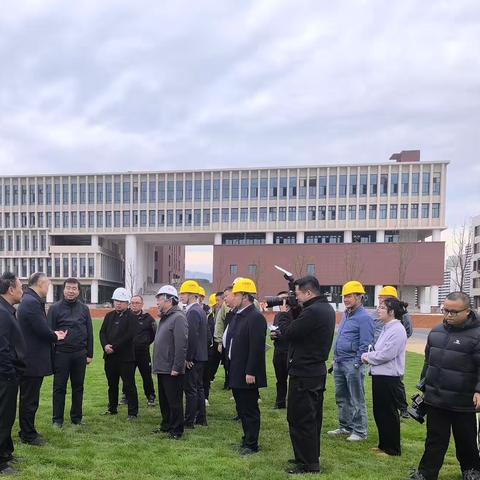 新建区区委书记陈奕蒙一行来到新建区职业技术学校新校区建设项目调研