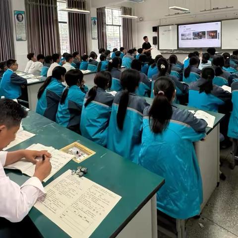 潜精研思—襄阳市第三十四中学与米芾中学物理教联体活动圆满落幕