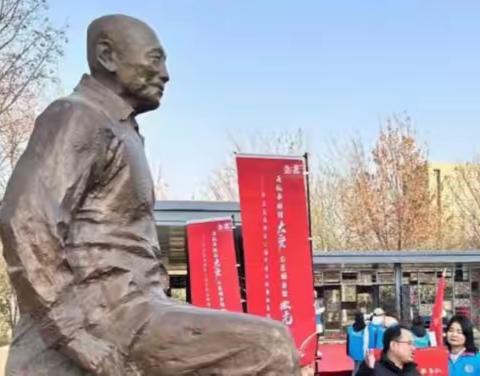十年后，我们依然铭记“扫桥爷爷”窦珍