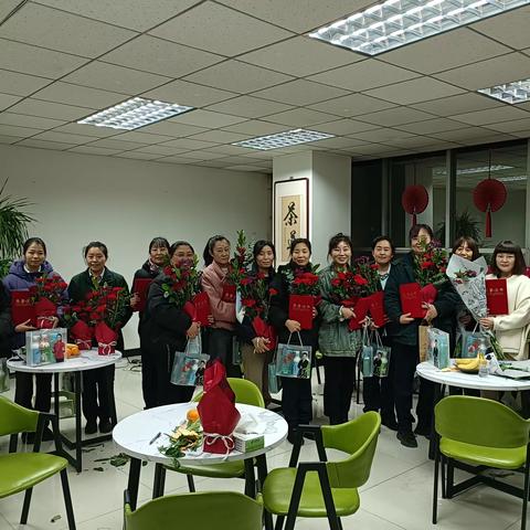 【巾帼有活力，邮我共成长】遵化分公司工会开展“三八妇女节”插花娱乐活动