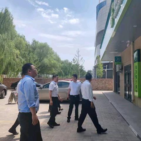 邮储银行总行运营部总经理刘现民一行调研孝义市支行新址运营情况