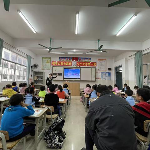 “课堂展风采，教研促成长”——2023年秋季学期南宁市武鸣区两江学区小学语文低年级组镇级教研活动