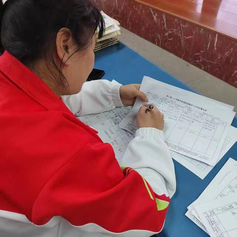 细查常规守初心，深耕课堂育桃李——那大第三小学教学常规检查与反馈