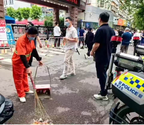 为梦想护航 市中环卫全力营造 优质高考环境