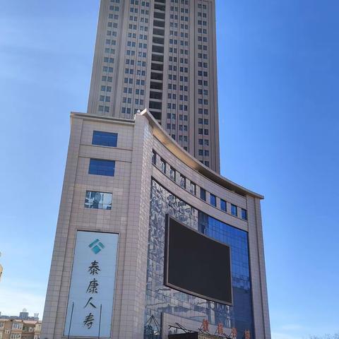 平凉龙凤呈祥婚庆公司2023年12月8日12点正式开业，主要经营婚礼主持，婚礼现场布置，寿礼主持，开业庆典，文艺展演，摄影，航拍，跟拍，跟妆，车队等服务。公司地址；平凉市盘旋路恒润大厦1711室